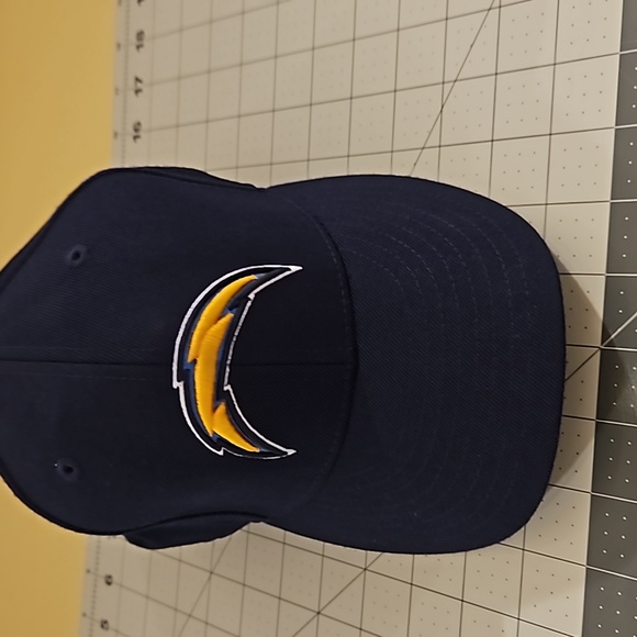 Chargers fitted 7 5/8 onfield cap Vintage if worn maybe once - Picture 1 of 7